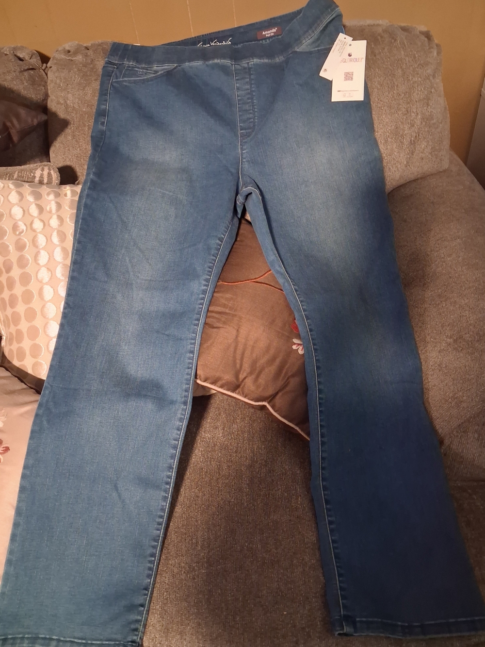 Women’s Stretch Mid-Blue Jeans - Gloria Vanderbuilt